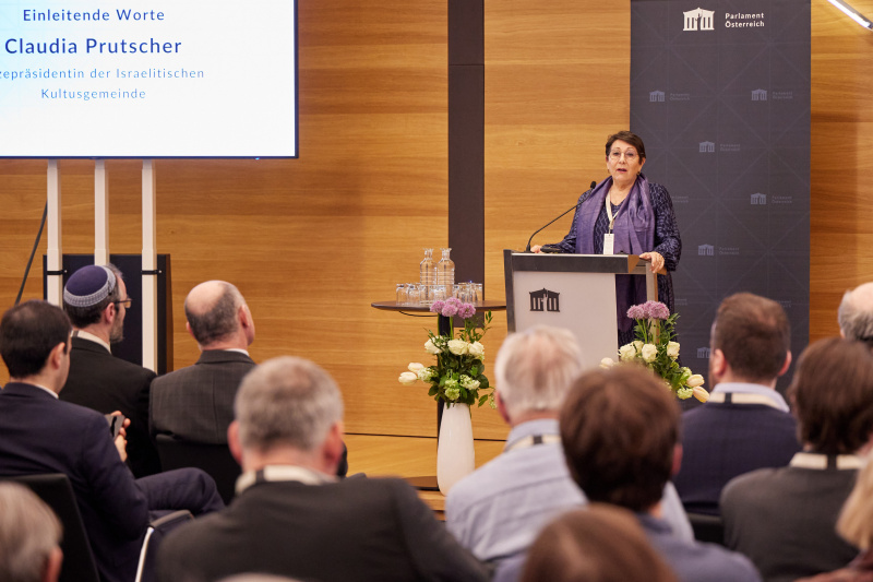 Einleitende Worte Vizepräsidentin der Israelitischen Kultusgemeinde Claudia Prutscher