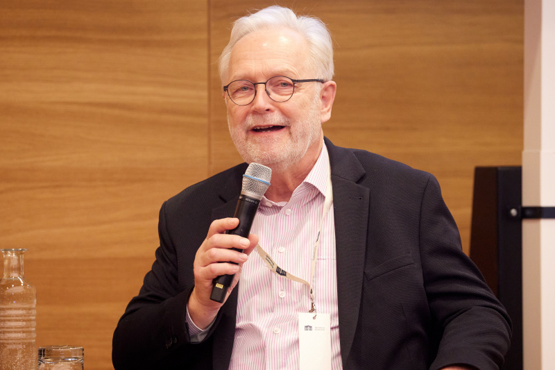 Obmann des Komitees zur Erhaltung des jüdischen Friefhofs Klosterneuburg Heinz G. Schratt