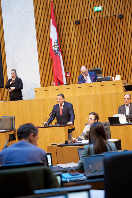 Am Rednerpult Nationalratsabgeordneter Norbert Sieber (ÖVP)