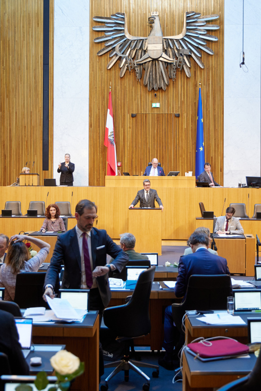 Am Rednerpult Nationalratsabgeordneter Robert Laimer (SPÖ)