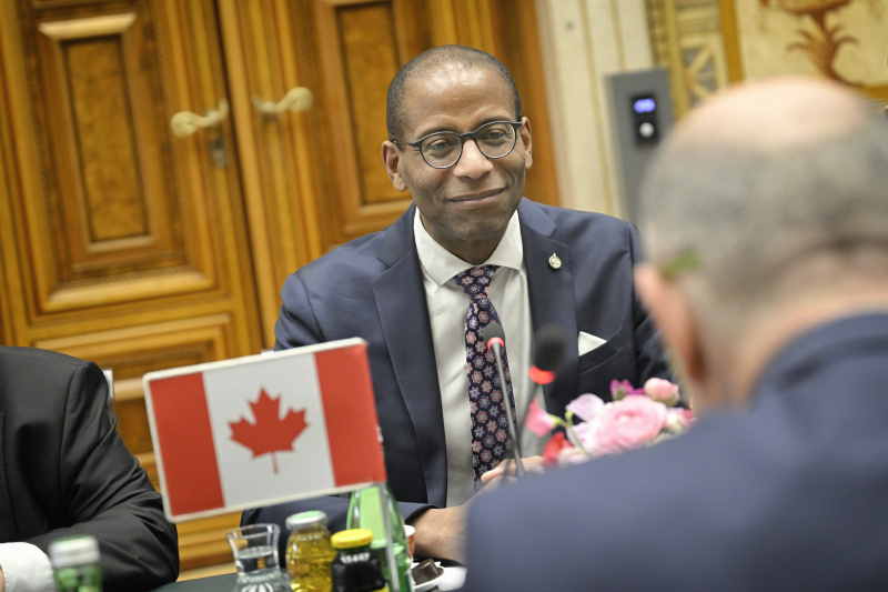 Aussprache. Sprecher des House of Commons des kanadischen Parlaments Gregory Fergus