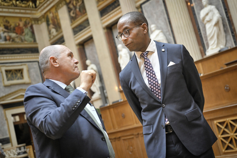 Parlamentsführung. Von links: Nationalratspräsident Wolfgang Sobotka (ÖVP), Sprecher des House of Commons des kanadischen Parlaments Gregory Fergus