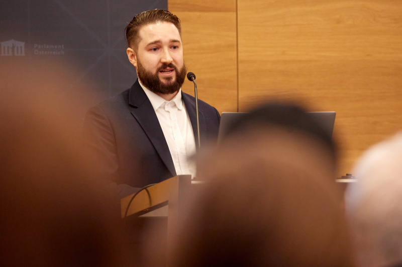 Kurzpräsentation und Showcases durch Simon Hofer - Verantwortlicher für Open-Data Parlamentsdirektion