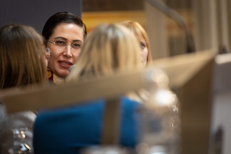 Podiumsdiskussion - Mutig. Engagiert. Nachhaltig: Gemeinsam Zukunft gestalten. Referatsleiterin im BMI für Neuaufnahmen und Recruiting Lana Ganselmayer