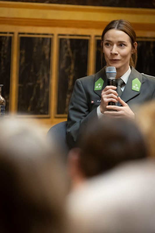 Olympiateilnehmerin und Karatesportlerin Bettina Plank