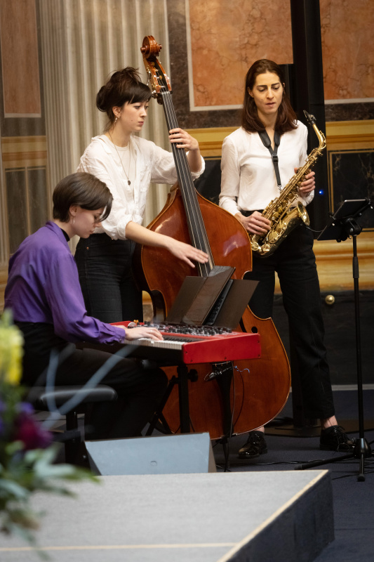 Musikalische Untermalung: Anna Keller, Magdalenvva Plattner & Melinda Franzke
