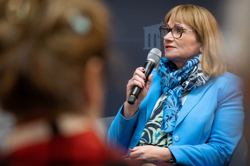 Podiumsdiskussion - Gleichstellung stärkt Demokratie und Gesellschaft - Bürgermeisterin der Marktgemeinde Vitis Anette Töpfl (ÖVP)