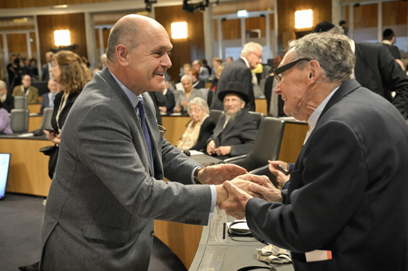 Von links: Nationalratspräsident Wolfgang Sobotka (ÖVP), Zeitzeuge Marian Turski