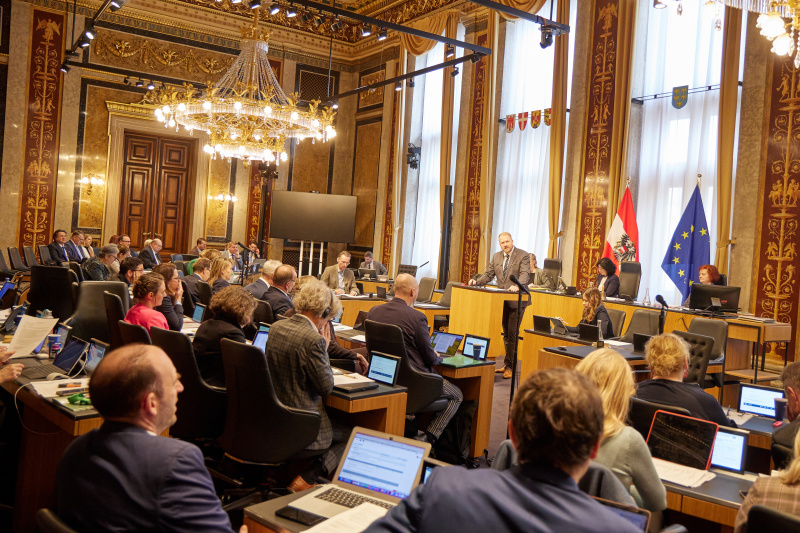 Am Redner:innenpult Bundesrat Markus Leinfellner (FPÖ)