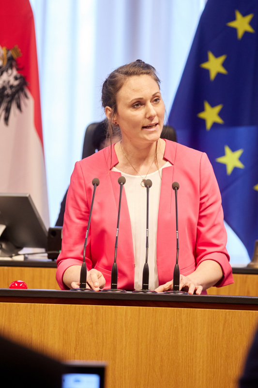 Am Redner:innenpult Bundesrätin Viktoria Hutter (ÖVP)