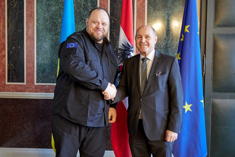 Von rechts: Nationalratspräsident Wolfgang Sobotka (ÖVP), Präsident der Werchowna Rada der Ukraine Ruslan Stefantschuk