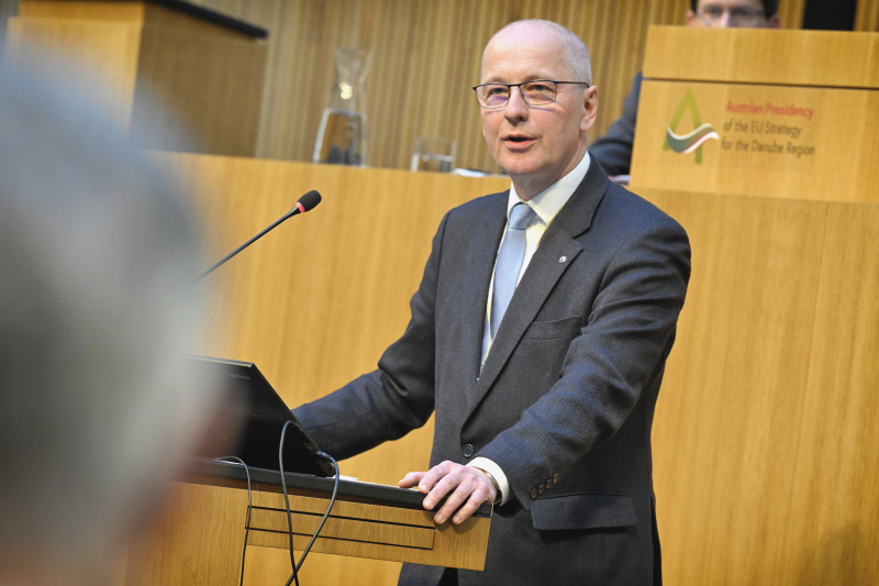 Session 3: The Danube Region as a Cultural, Natural and Science Area. Keynote. Chairman of the Danube Rectors’ Conference Friedrich Faulhammer