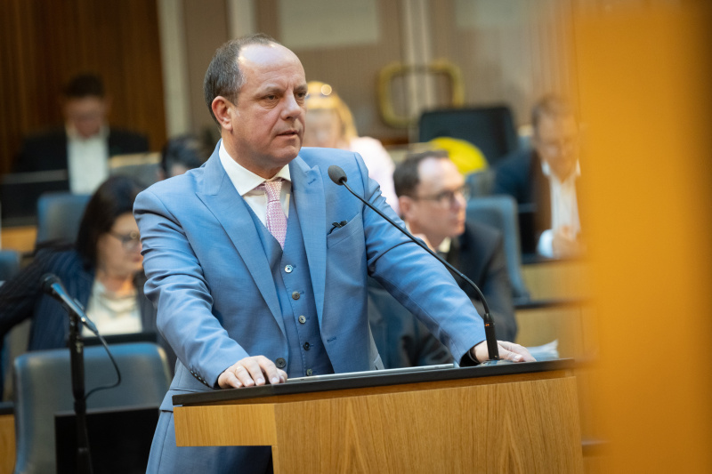 Fragesteller Nationalratsabgeordneter Christoph Stark (ÖVP)