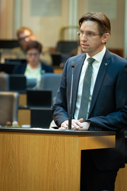 Nationalratsabgeordneter Joachim Schnabel (ÖVP) am Redner:innenpult