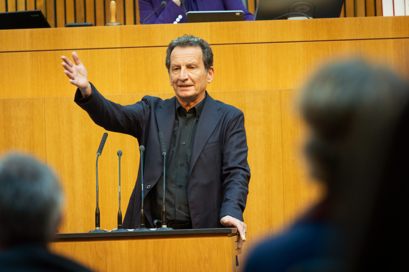 Nationalratsabgeordneter Christian Oxonitsch (SPÖ) am Redner:innenpult