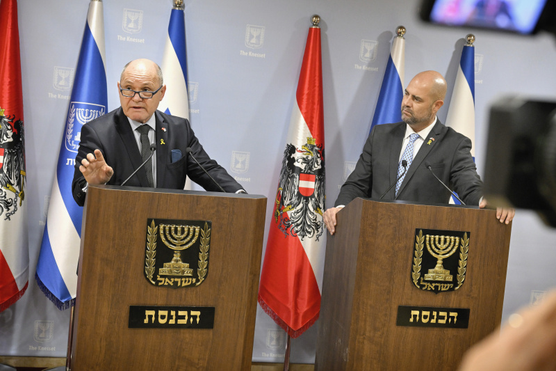 Treffen mit dem Knessetsprecher Amir Ohana (Likud). Presseerklärung. Von links: Nationalratspräsident Wolfgang Sobotka (ÖVP),  Knessetsprecher Amir Ohana