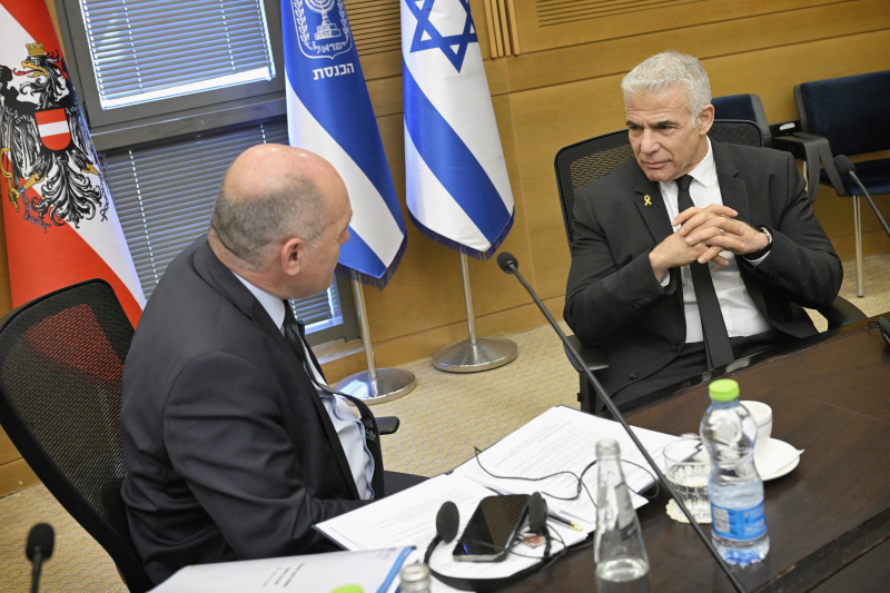 Treffen mit Oppositionsführer Abgeordneter der Knesset Yair Lapid (Yesh Atid). Von links: Nationalratspräsident Wolfgang Sobotka (ÖVP), Yair Lapid