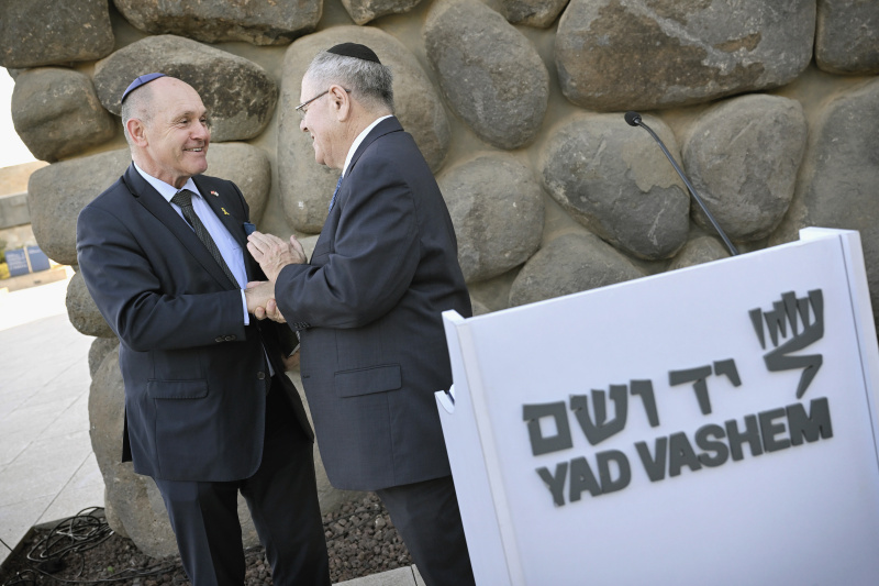 Besuch des Museums Yad Vashem. Von links: Nationalratspräsident Wolfgang Sobotka (ÖVP), Vorstandsvorsitzender von Yad Vashem Dani Dayan
