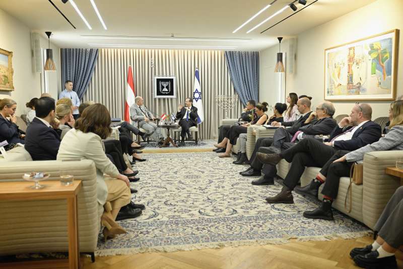 Treffen mit Staatspräsident Jitzchak Herzog. Von links: Nationalratspräsident Wolfgang Sobotka (ÖVP), Staatspräsident Jitzchak Herzog