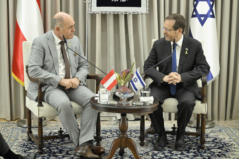 Treffen mit Staatspräsident Jitzchak Herzog. Von links: Nationalratspräsident Wolfgang Sobotka (ÖVP), Staatspräsident Jitzchak Herzog