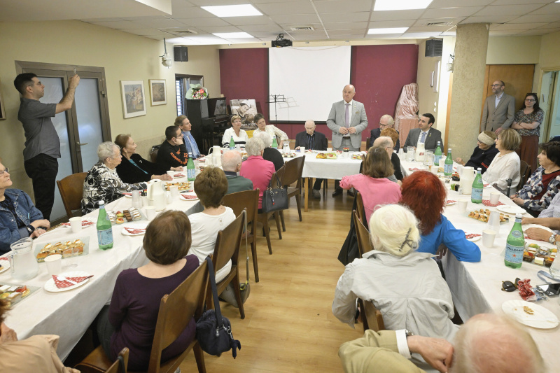 Treffen mit Österreichischen Holocaustüberlebenden und Besuch des Clubs der Altösterreicher:innen. Ansprache. Nationalratspräsident Wolfgang Sobotka (ÖVP)