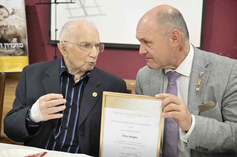 Treffen mit Österreichischen Holocaustüberlebenden und Besuch des Clubs der Altösterreicher:innen. Von links: Otto Nagler, Nationalratspräsident Wolfgang Sobotka (ÖVP)