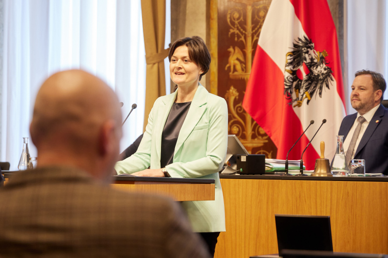 Am Redner:innenpult Bundesrätin Barbara Prügl (ÖVP)