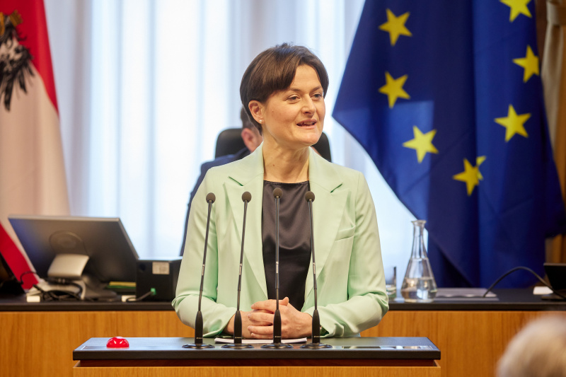 Am Redner:innenpult Bundesrätin Barbara Prügl (ÖVP)