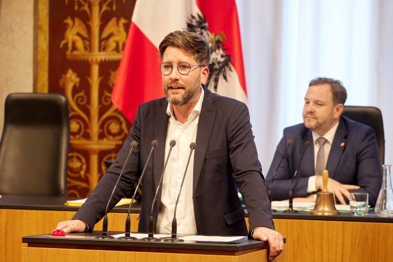 Am Redner:innenpult Bundesrat Christian Fischer (SPÖ)