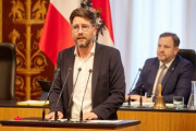 Am Redner:innenpult Bundesrat Christian Fischer (SPÖ)