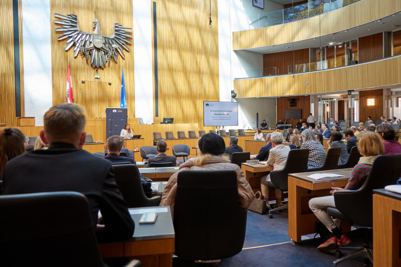 Grußworte Mitglied des Volksgruppenbeirates der Roma im Bundeskanzleramt Manuela Horvath