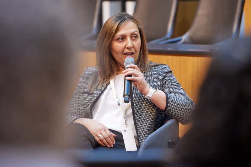 Präsentationen Best Practice-Beispiele Teamkoordinatorin für EMRO Arbeitsmarktintegration für Roma und Romnja Csilla Höfler