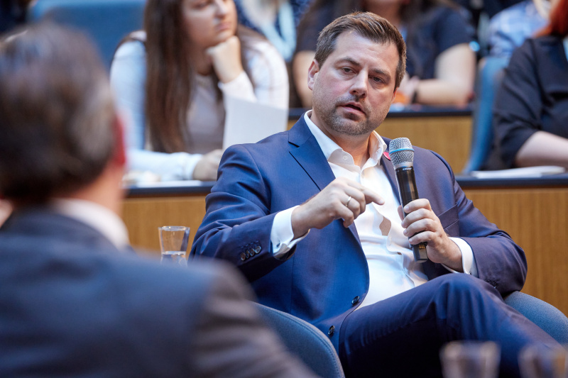 Bereichssprecher Nationalratsabgeordneter Michael Bernhard (NEOS)