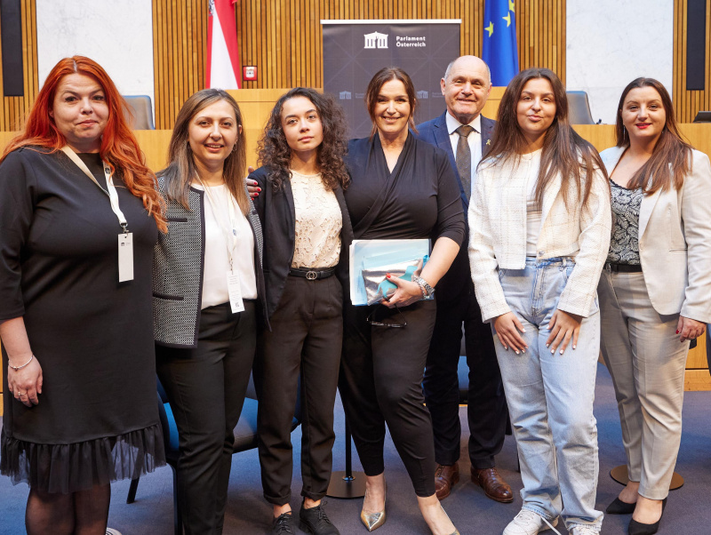 Tina Friedreich, Csilla Höpfler, Žaklina Radosavljević, Barbara Karlich, Wolfgang Sobotka, Tina Friedreich und Manuela Horvath