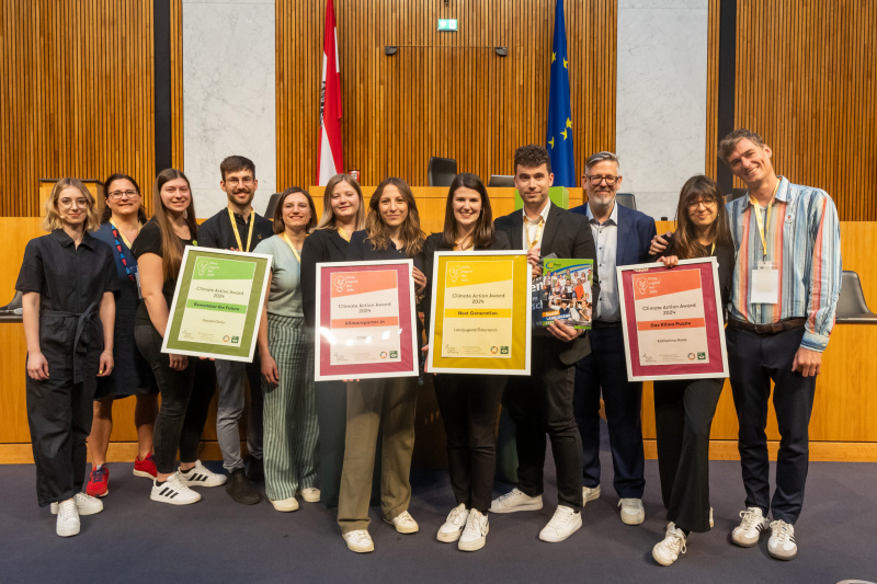 Klimajugendrat 2024 - Climate Action Award - Gruppenfoto aller Gewinner:innen