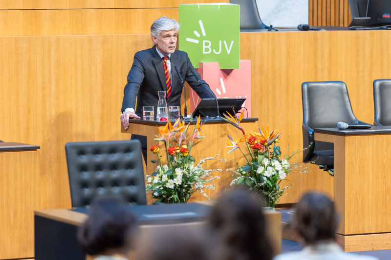 Eröffnungsworte von Parlamentsdirektor Harald Dossi