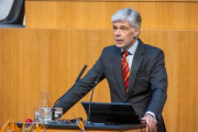 Eröffnungsworte von Parlamentsdirektor Harald Dossi