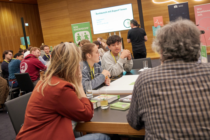 Austausch mit Expert:innen