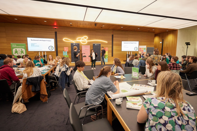 Austausch mit Expert:innen