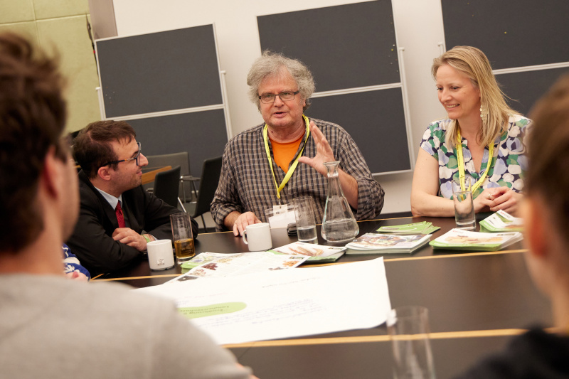 Austausch mit Expert:innen