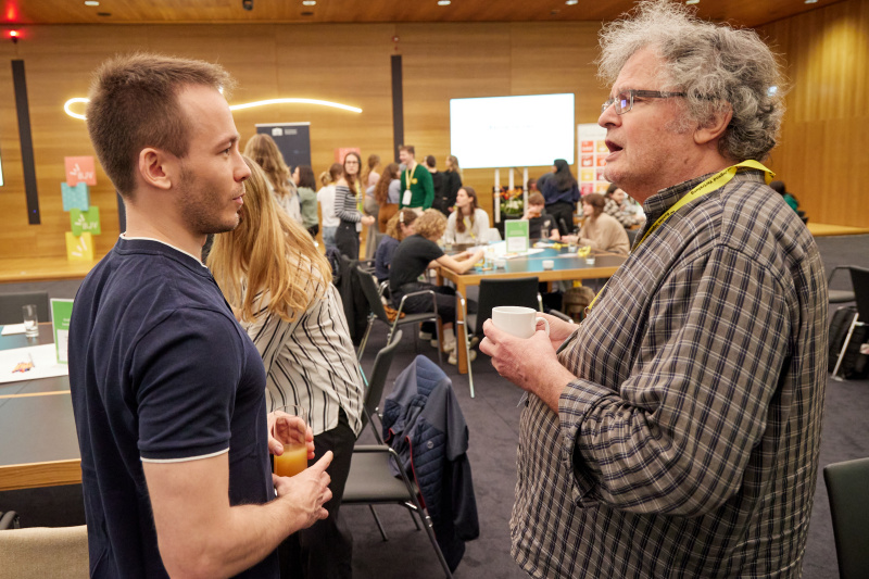 Austausch mit Expert:innen