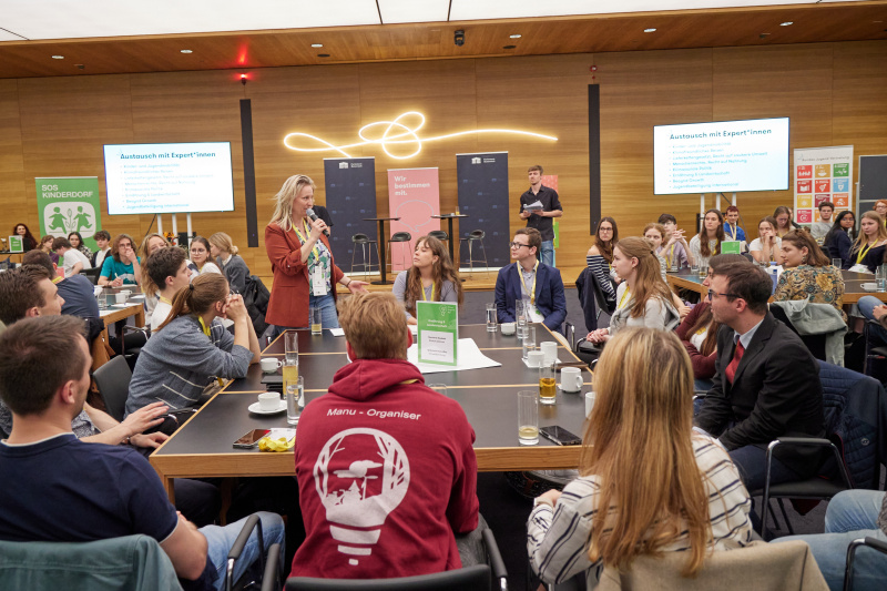 Austausch mit Expert:innen