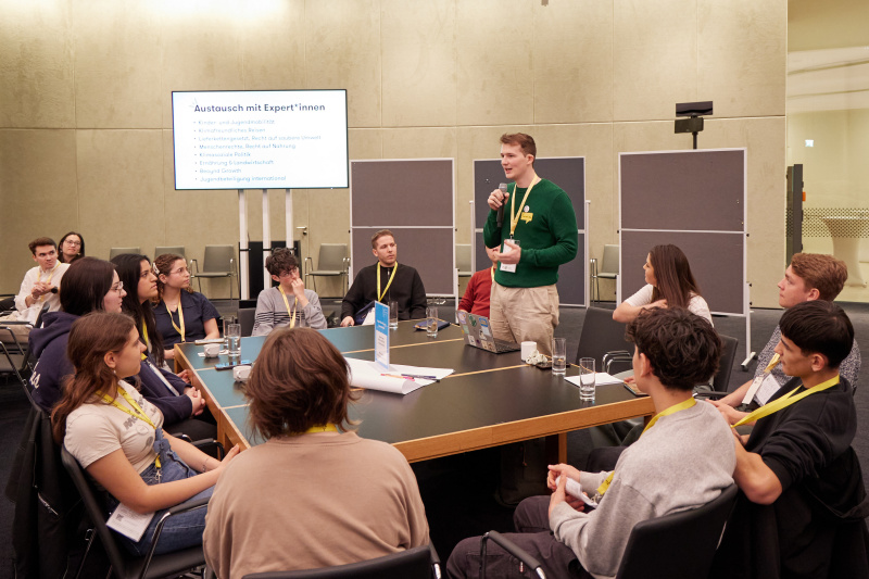 Austausch mit Expert:innen