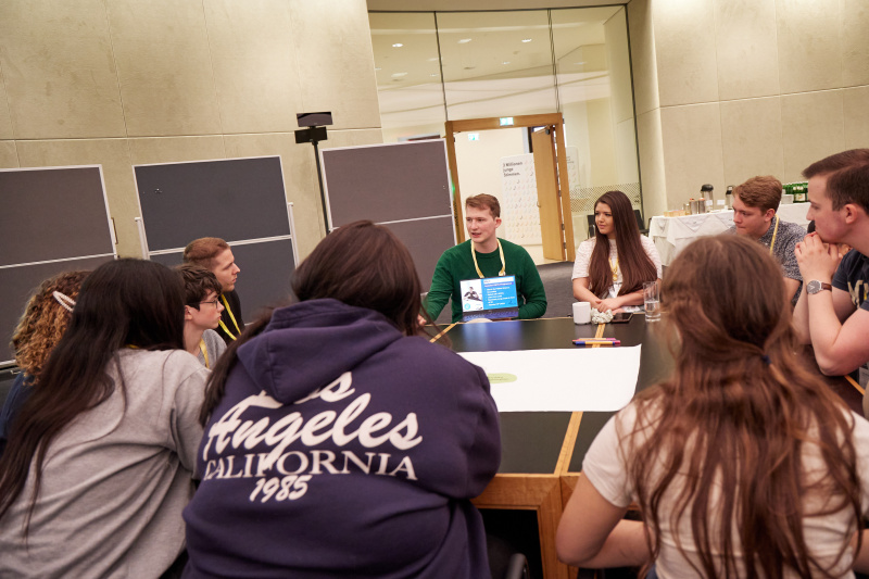 Austausch mit Expert:innen