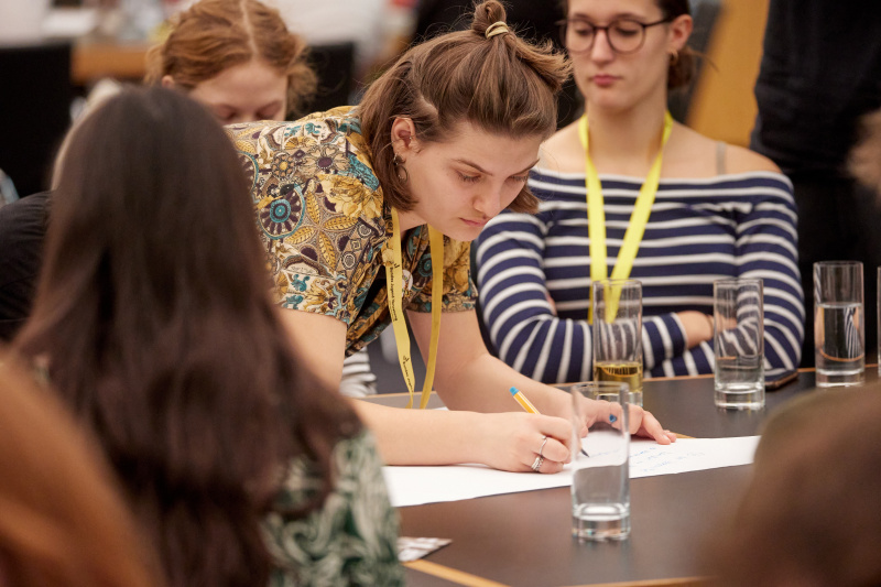 Austausch mit Expert:innen