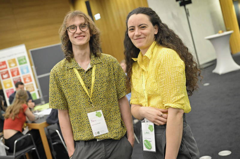 Blick Richtung Veranstaltungsteilnehmer:innen