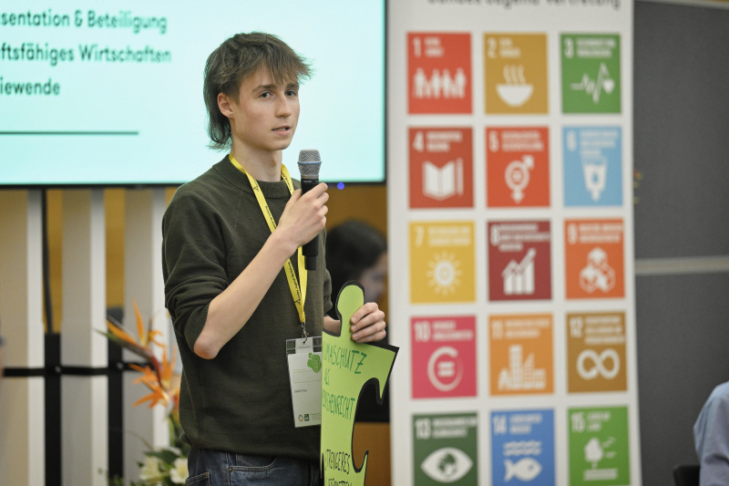 Präsentation der erarbeiteten Vorschläge. Blick Richtung Veranstaltungsteilnehmer:innen