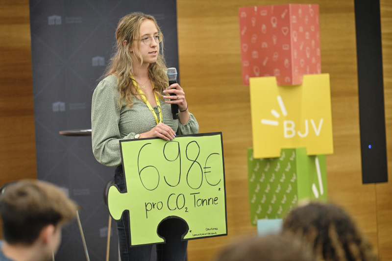 Präsentation der erarbeiteten Vorschläge. Blick Richtung Veranstaltungsteilnehmer:innen