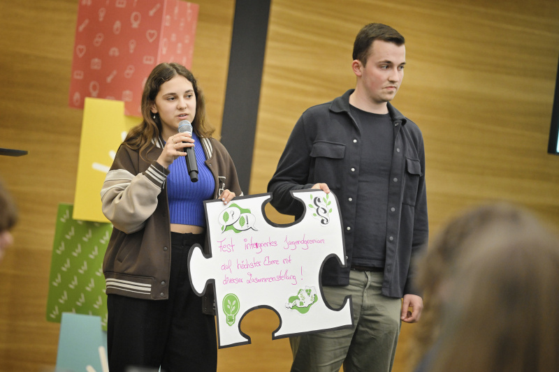 Präsentation der erarbeiteten Vorschläge. Blick Richtung Veranstaltungsteilnehmer:innen