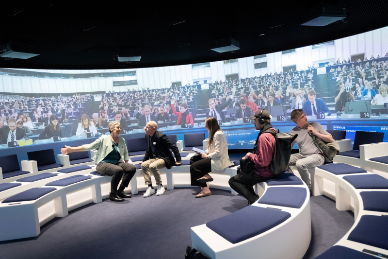 Von links: Vizepräsidentin a.D. des Europäischen Parlaments Ulrike Lunacek, Generalsekretär Österreichische Gesellschaft für Europapolitik (ÖGfE) Paul Schmidt, Host Tatjana Lukáš